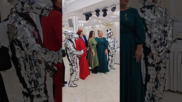 Зеркальный человек на показе мод в Краснодаре. #зеркальныйчеловек #кранодар #событиякраснодар