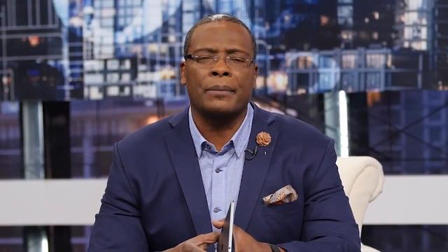 Family Crashes Private Jet | The 700 Club Canada 6/01/18