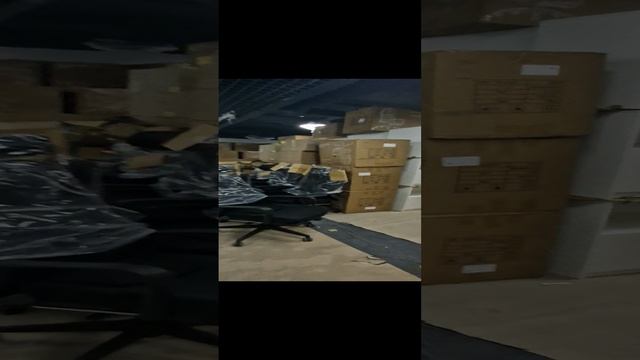 Фальшпол Российского производства с уложенным на него пвх покрытием.