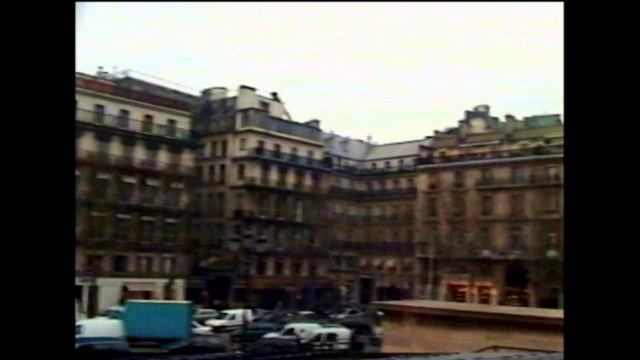 2002.12.10_Установка барельефа на могиле Александра Галича. Кладбище Сент-Женевьев-де-Буа и Париж