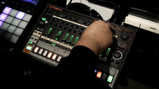 Tech Talk: Drumcell / Hypoxia on studio system (Electronic Beats TV)