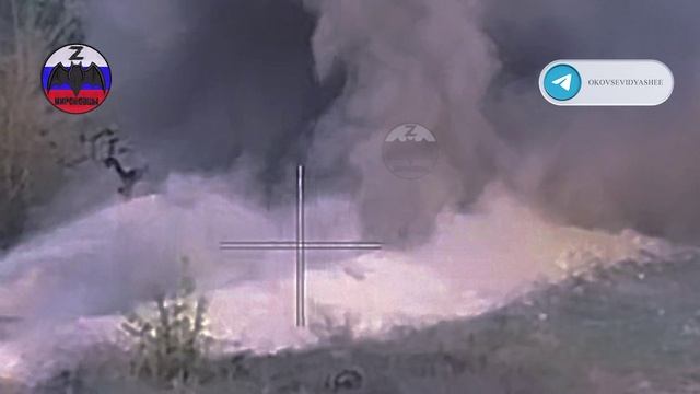 Операторы дронов ВС РФ разбирают укреп противника.