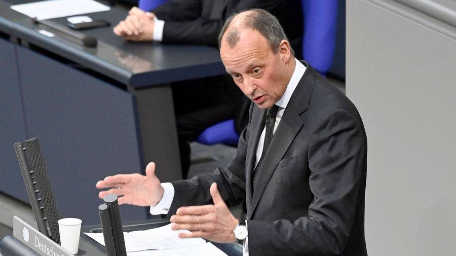 Кандидат в канцлеры ФРГ от ХДС пригрозил Москве 24-часовым ультиматумом