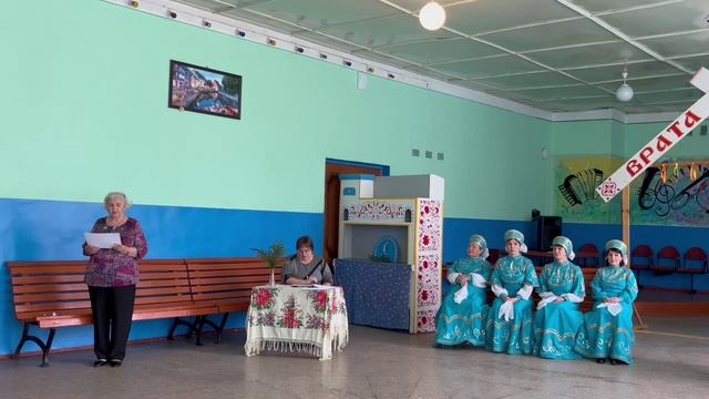 "Легко на сердце от песни народной"