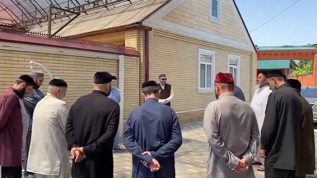 Амиров Али