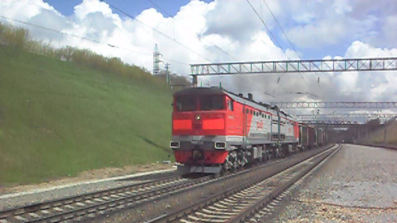 Тепловоз 2ТЭ10М-2809 на подъёме. Первые дни на нашей ЖД. Звук 10Д100.
