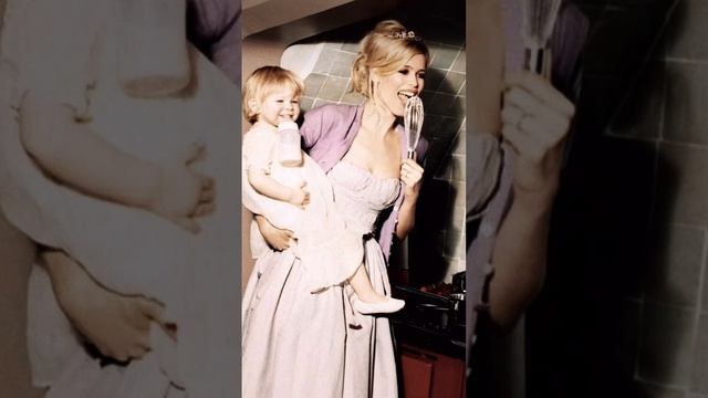 КЛАУДИЯ ШИФФЕР ОТМЕТИЛА 20 ЛЕТИЕ СВОЕЙ ДОЧКИ