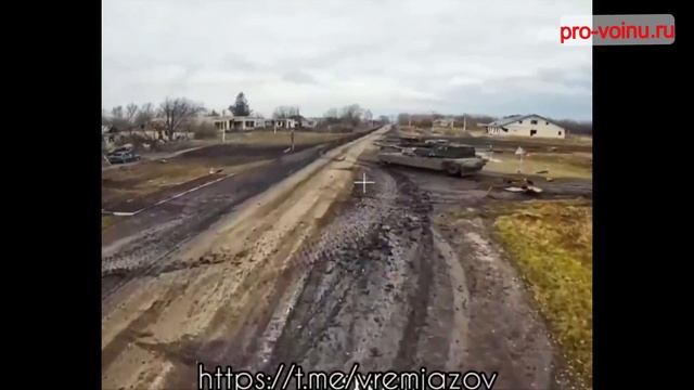 Очередные кадры применения FPV-дронов на оптоволокне.
На этот раз "птичка" влетела в крышу башни Абр