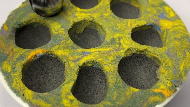 very satisfying and relaxing kinetic sand complation 28//drop and squish 28.