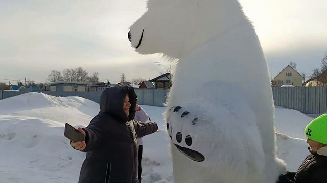 Поздравление от белого мишки