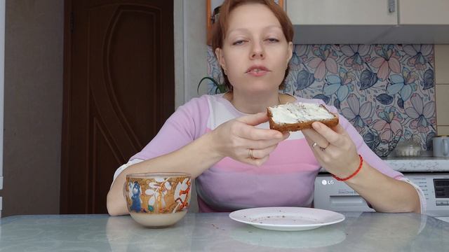 Мукбанг // Хлеб с Семенами и Кофе // Чем Отличается Хлеб от Батона