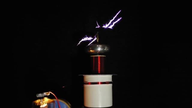 Cameron's Vacuum Tube Tesla Coil w/ Ion Motor or Spinner