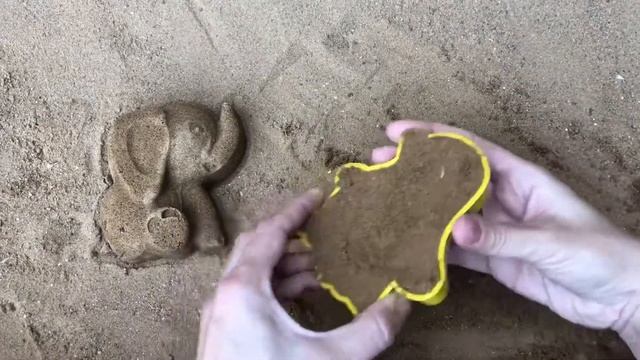 Изучаем цвета на английском языке с формочками для песка / Learn colors for children sand molds