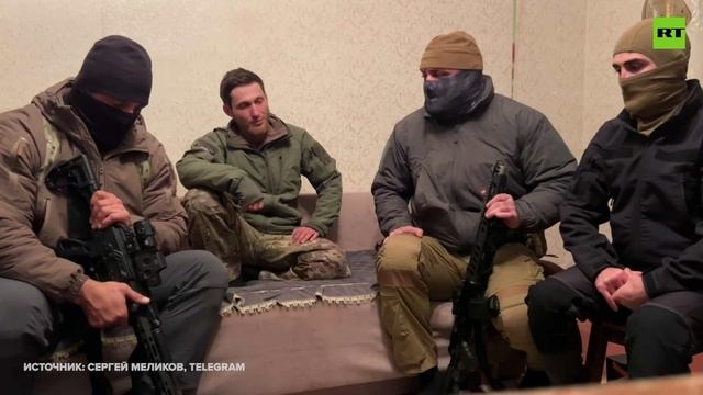 Бойцы из Дагестана навестили Закарью Алиева, который три недели удерживал опорник без еды и воды