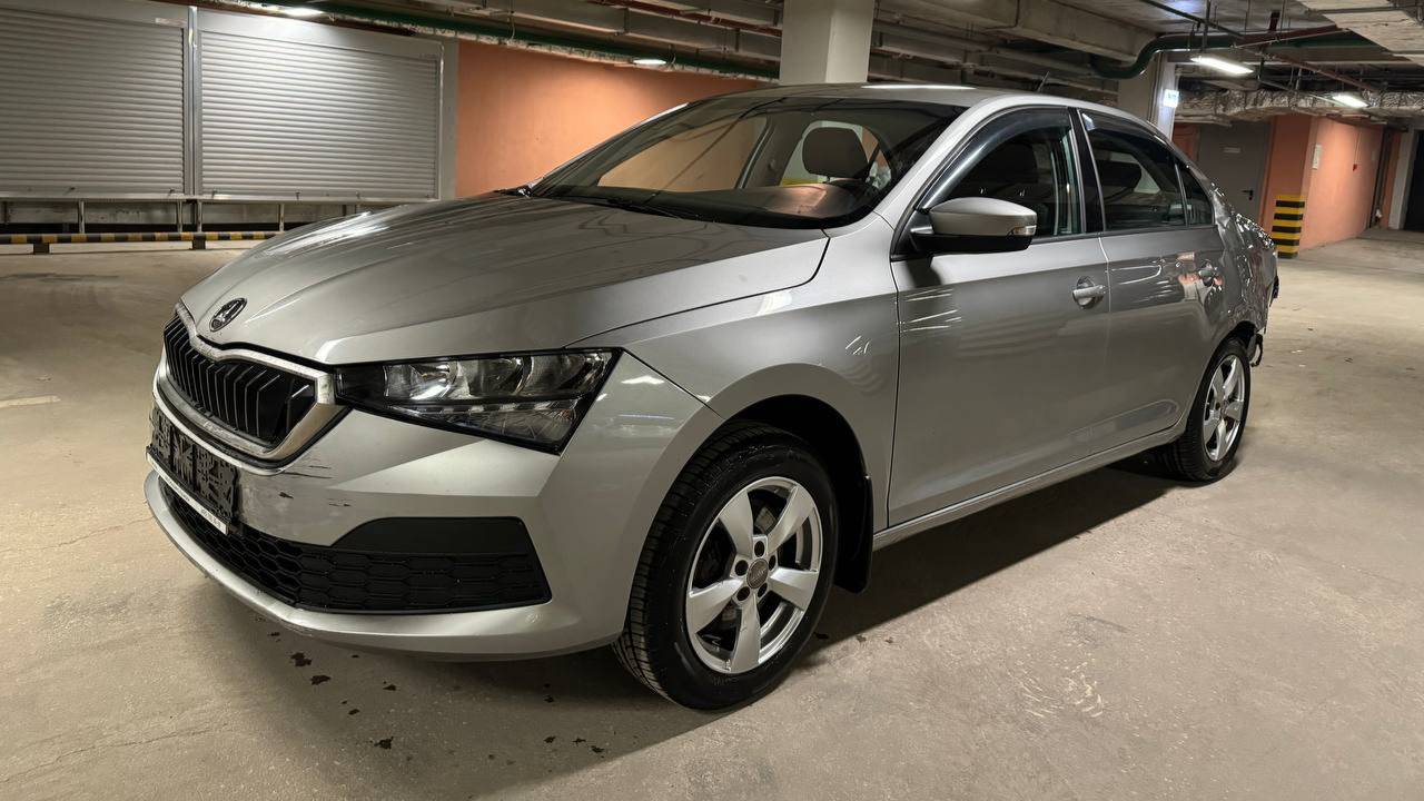 Skoda Rapid; 1.6 AT; 2021; Серебристый