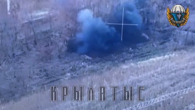 🇷🇺FPV-дрон прилетает точно в окоп с бойцами ВСУ в Суджанском районе, Курской области...