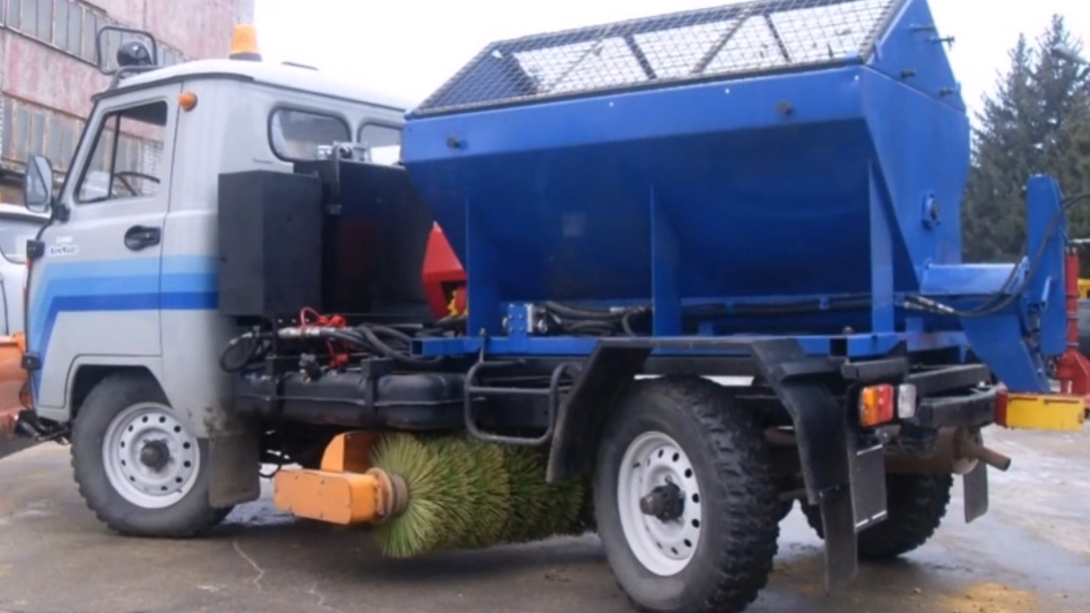 #1060. УАЗ 452 4Х4 "УБОРЩИК" (АВТО БЛОГ 2014)