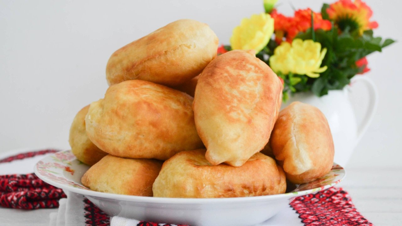 Жареные пирожки за 5 МИНУТ! Нежное тесто на кефире, начинка картошка + лук.