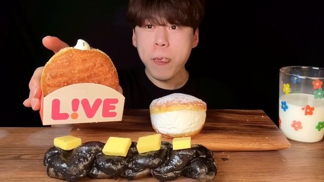 SUB) 🍩던킨 라이브 수제 도넛 먹방 ASMR 이게 던킨 도넛이라구요??!?🧡 KOREAN DUNKIN DONUTS MUKBANG ASMR