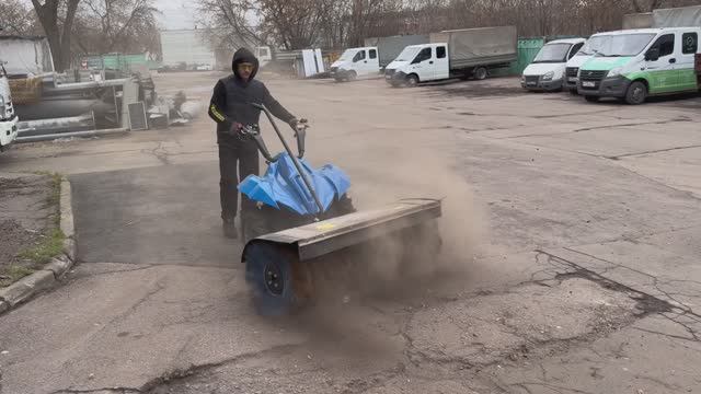 Мотоблок со шнековым снегоуборщиком в комплекте