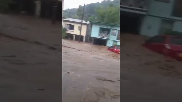 Наводнение в Гренаде (12.11.2024).