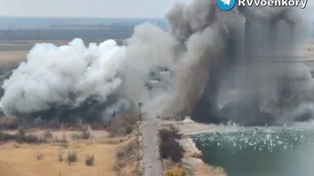 ‼️🇺🇦Кадры подрыва дамбы Кураховского водохранилища !!!