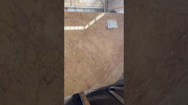 Мраморный слэб "Крема Валенсия" (Италия)