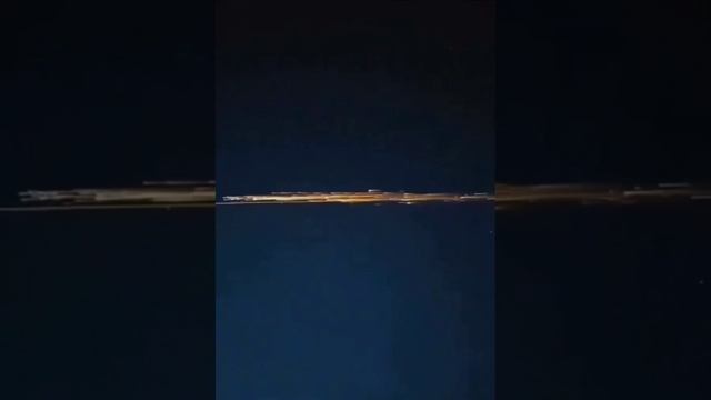 метеорит ☄️,пролетавший над Техасом. Так понравилось это видео,что я его скачала и отредактировала.