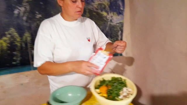 Готовлю блюдо в жаркий день, для мужа.