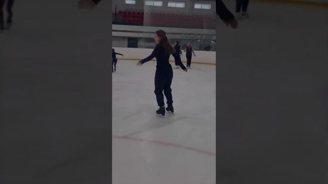 Первый прыжок                                   #фигурноекатание #фк #коньки #ice #iceskating