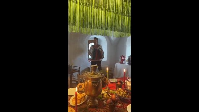 На масленице - поющий Баянист Аккордеонист на Праздник и мероприятие заказать  в Москве