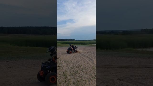 катаюсь на квадроцикле