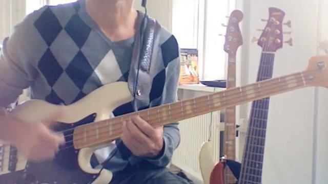 L166 Funky E7 slap bass fill