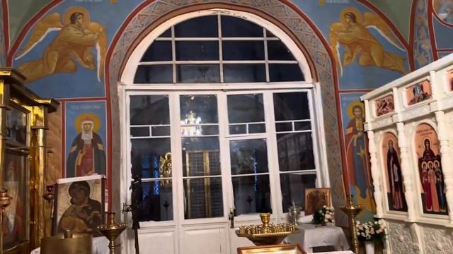 Будем разбирать старый дровяник.-матушка Валентина Корниенко.