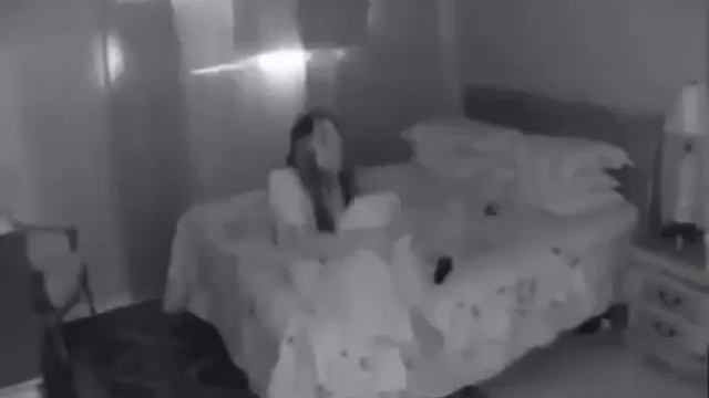 Женщина в один день начала себя вести неадекватно, Муж поставил камеры