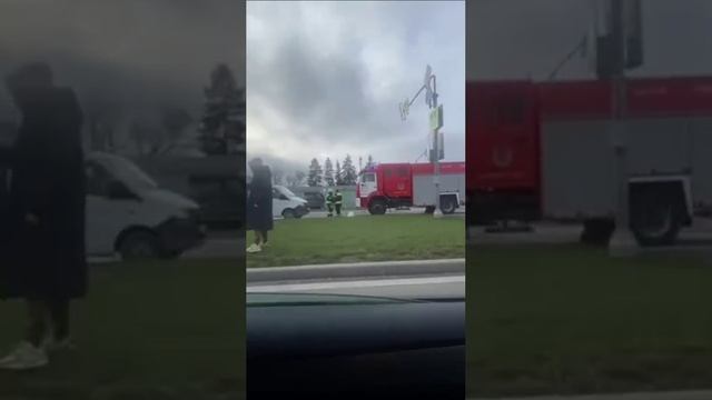 ‼️В Новой Москве, в Филимонковском районе у деревни Марьино, столкнулись 2 легковушки и мусоровоз‼️