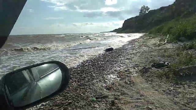 Шторм на Азовском море, грязно очень