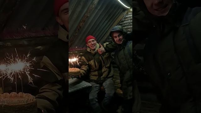 Хижина в ЛЕСУ! #shorts #shortsvideo #бушкрафт #отдых