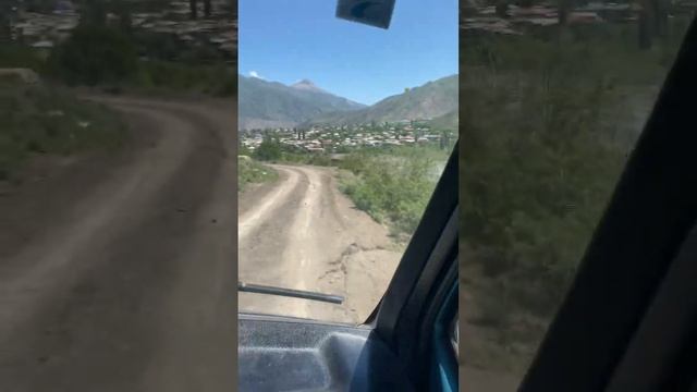 Дагестан высоко горное село Ахты, вид у подножья горы 🍇
