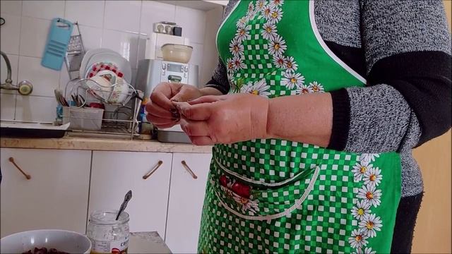 Слоёные пирожеи с вишнями . 28.03.2023.