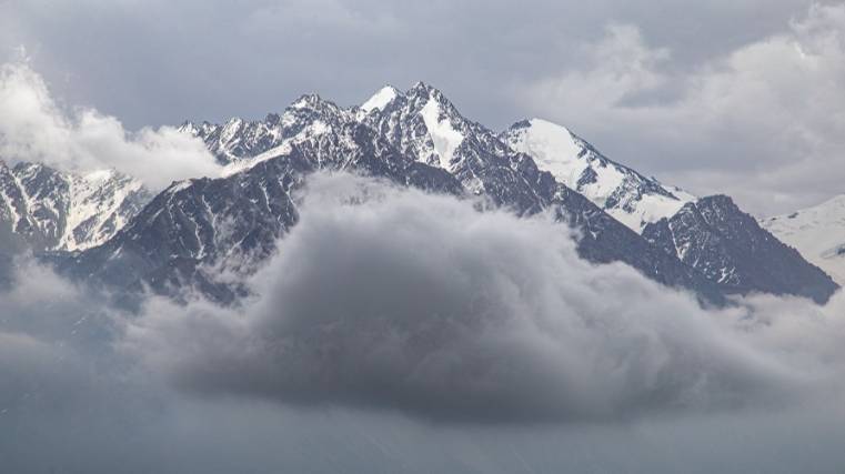 Кавер "Там за облаками"