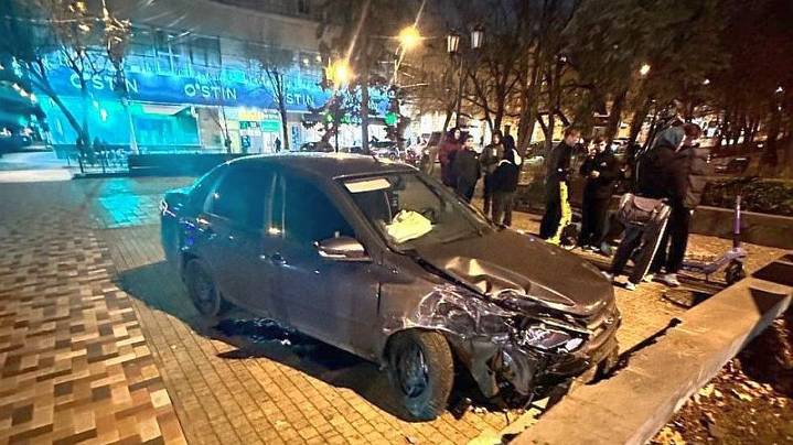 В центре Ставрополя 16-летний подросток устроил автоаварию