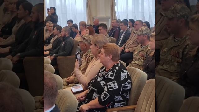Александр Палатный поздравил участников специальной военной операции с государственной наградой