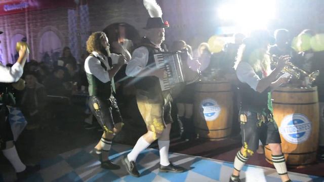 Баварский фольклорный ансамбль Happy Bavarians в Алматы