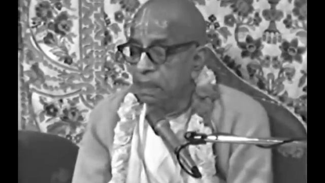 What is the Difference Between God and Ourself? - Prabhupada 0994