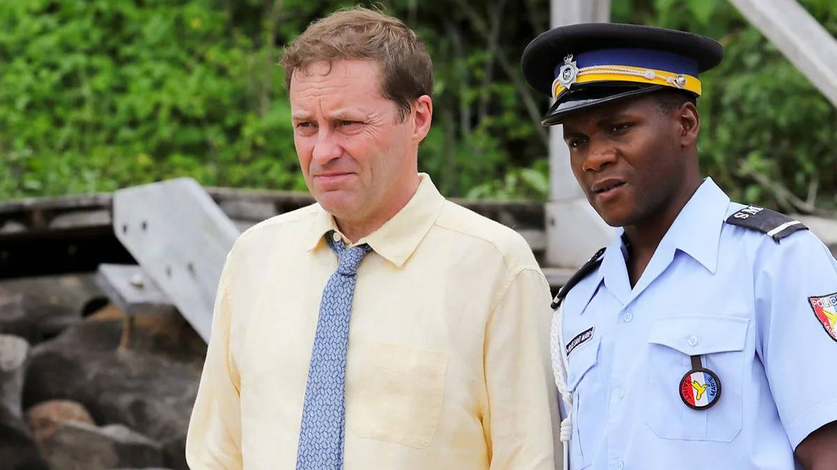 Сериал Смерть в раю - 7 сезон 2 серия / Death in Paradise