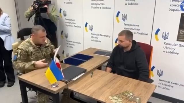 В Польше создают «Украинский легион». Сообщают, что было подано около 500 заявок.)))