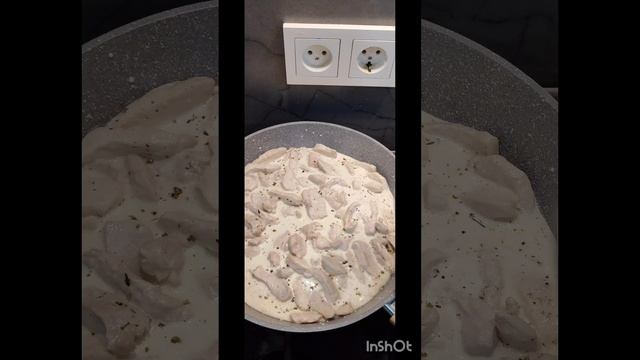 Курица в сливочно-шпинатном соусе
