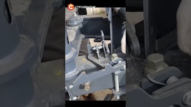 Навесной гидробур Стройматик. Монтаж гидробура на сваебойную установку #стройка #строительство