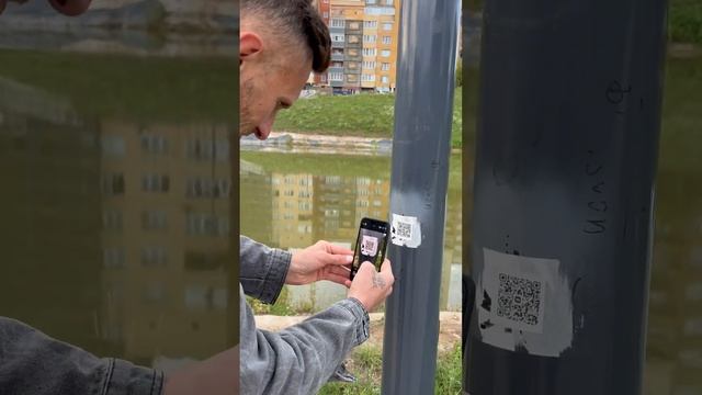 Наклеили везде qr-коды, в которых свидетельство каждого из нас #чехов